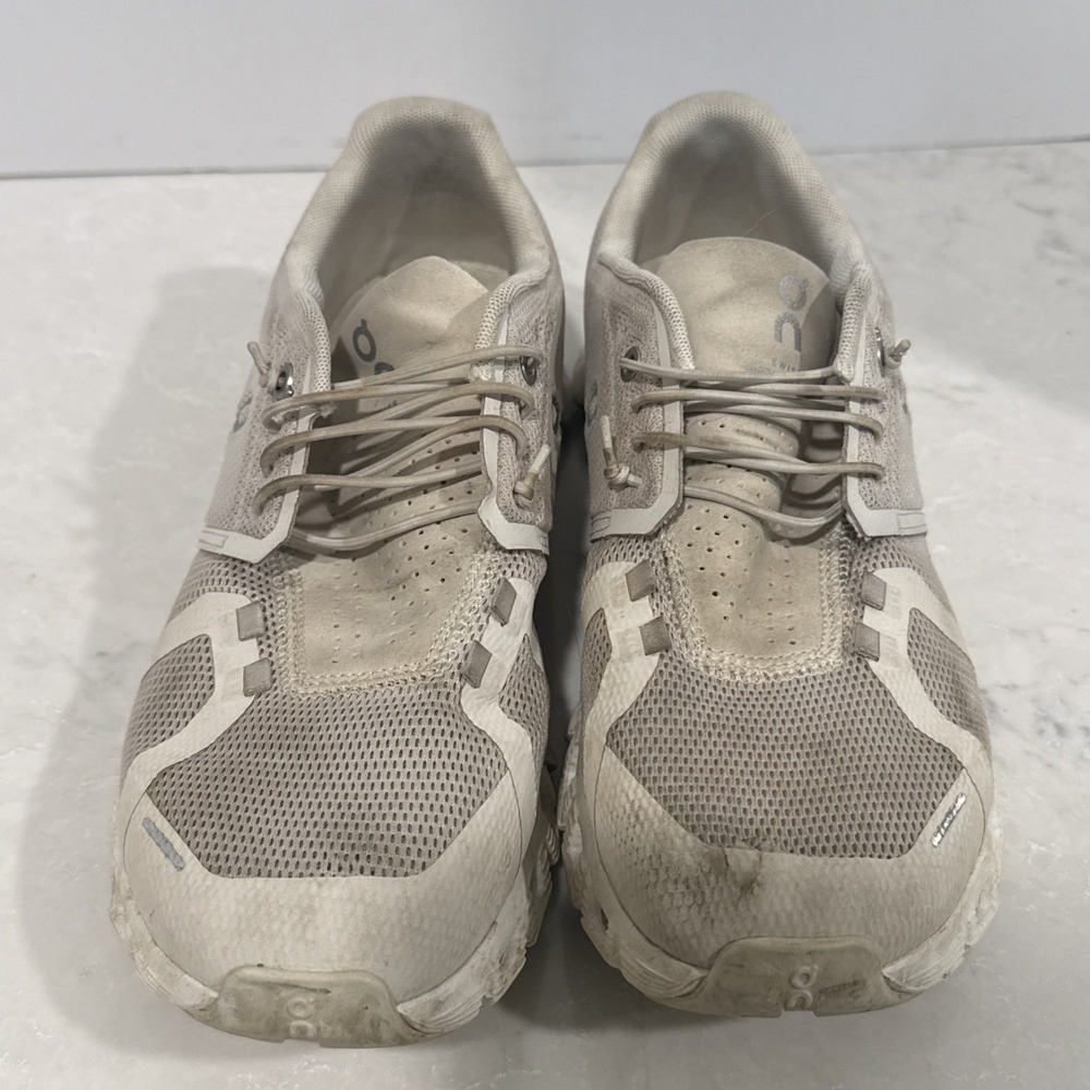 On Cloud Women's W9.5  Running Shoes - White Mesh, Swiss Engineering